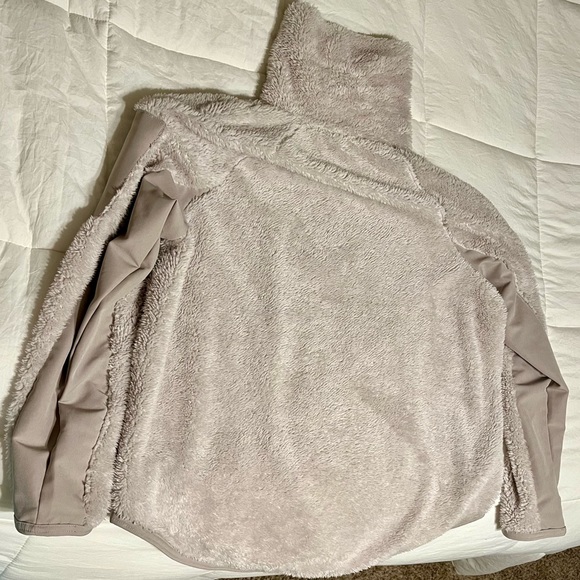 Nike Women's Sherpa Therma Fleece Training Sweater Size Large Mauve Pullover - Picture 7 of 7